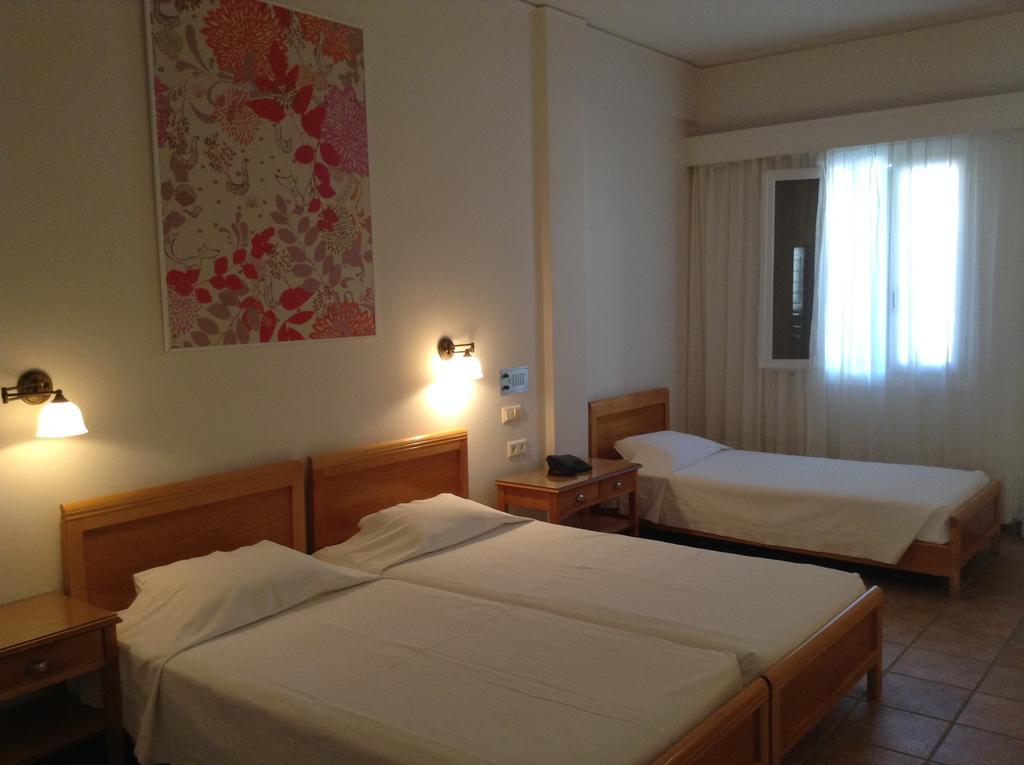 Rose Bay Hotel Kamári Kültér fotó